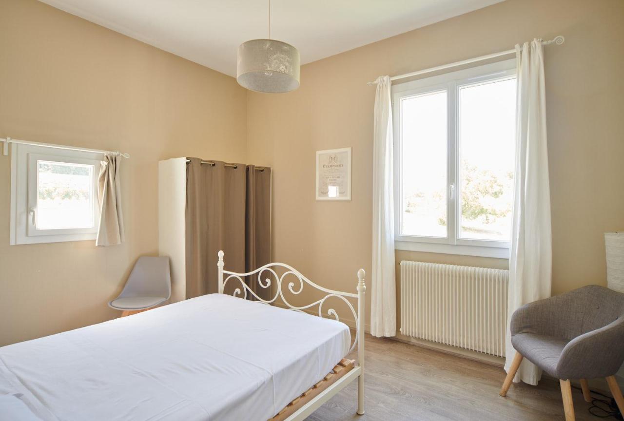 Hotel Carre Saint Pierre&Restaurant à Marey-les-Fussey Extérieur photo