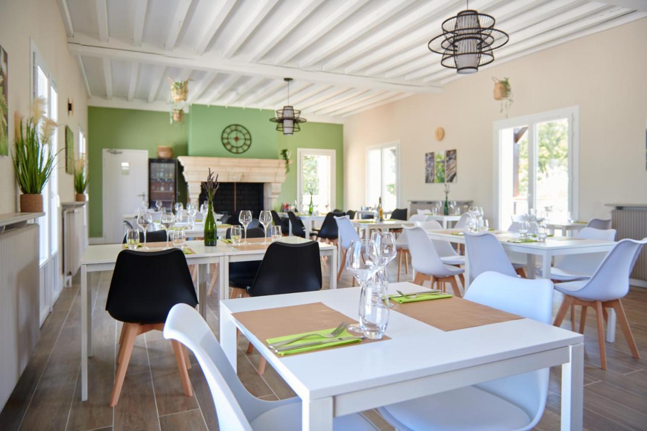 Hotel Carre Saint Pierre&Restaurant à Marey-les-Fussey Extérieur photo